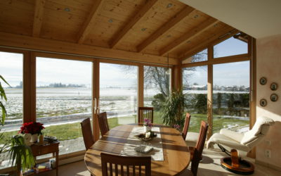 Wintergarten mit grossen Panorama-Schiebe-Fenster