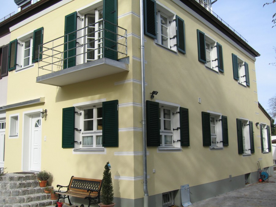 Nach der Sanierung Aussenansicht von einem Haus nach der Renovierung