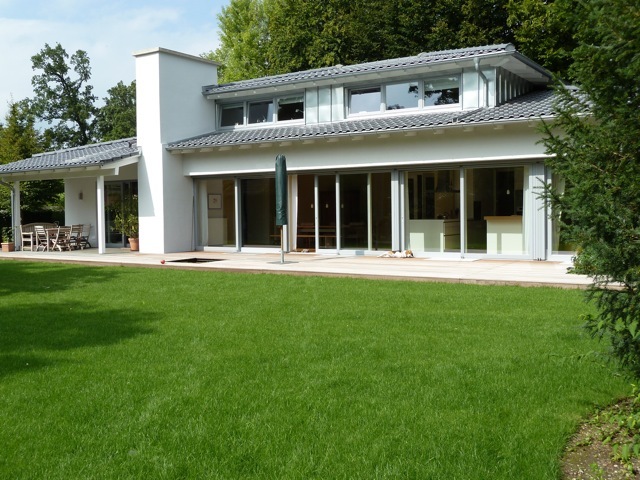 Nach der Sanierung Holz-, Holz-Alu-, Kunststoff-Fenster nach der Sanierung