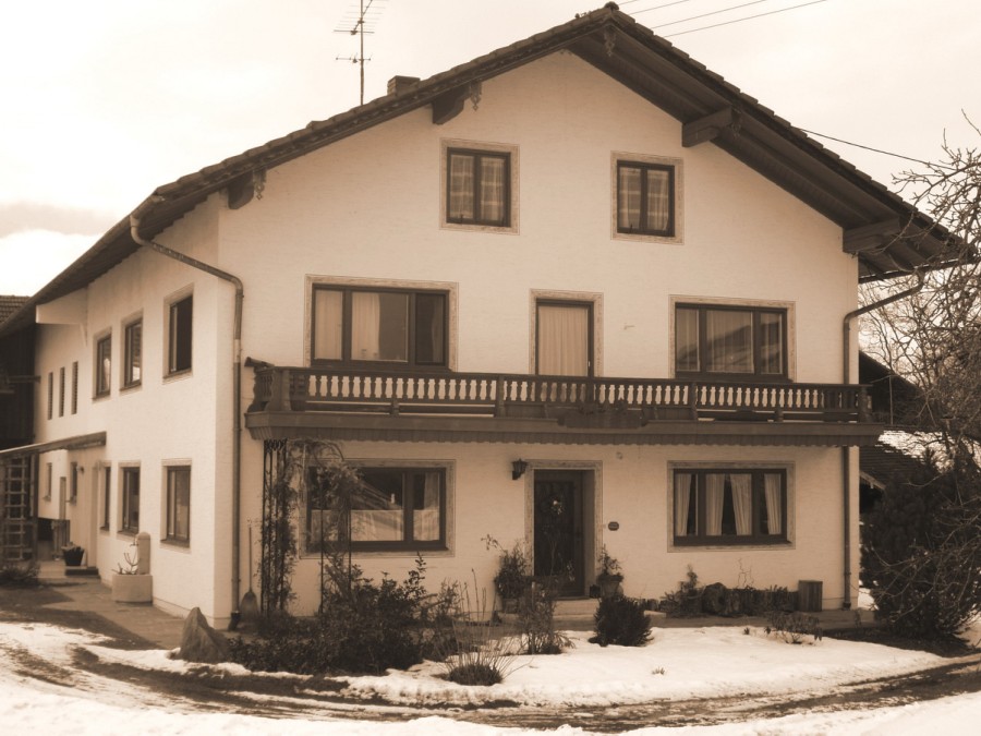 Vor der Sanierung Holz-, Holz-Alu-, Kunststoff-Fenster vor der Sanierung